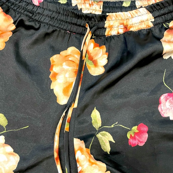 Floral lounge pants - Picture 2 of 3
